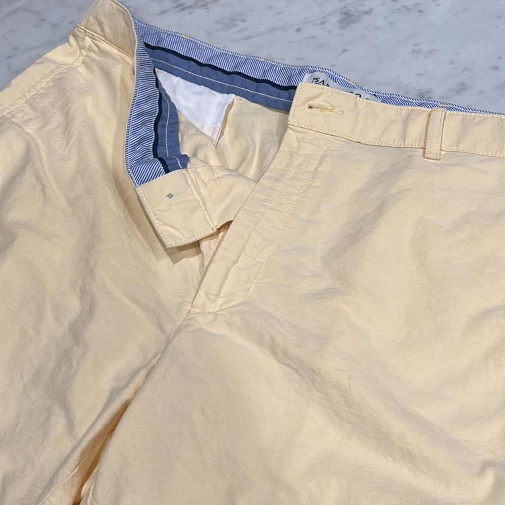 JoS A Bank Mens Sz 38 Yellow Oxford Shorts, Hardly worn Excellent condition!!